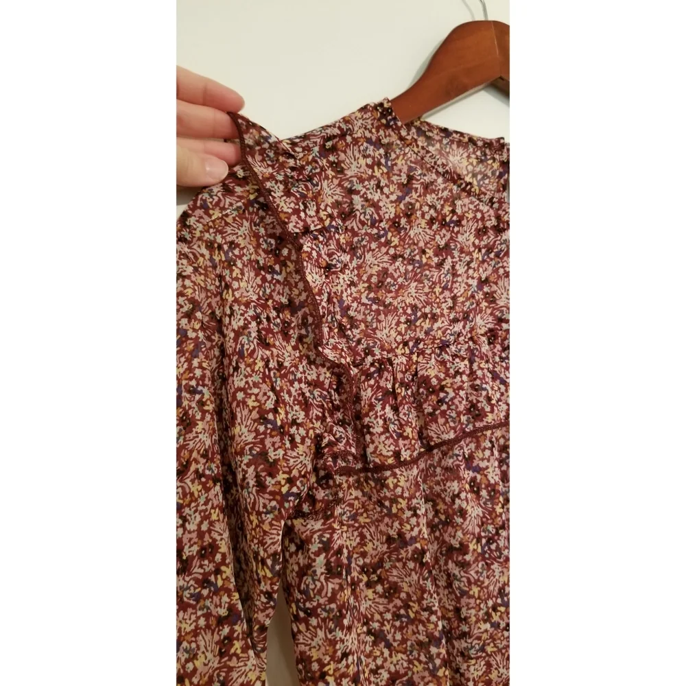 ❤PICK 3/$15❤love, Fire Ruffle Smocked Trim Floral Blouse Medium - Picture 5 of 7